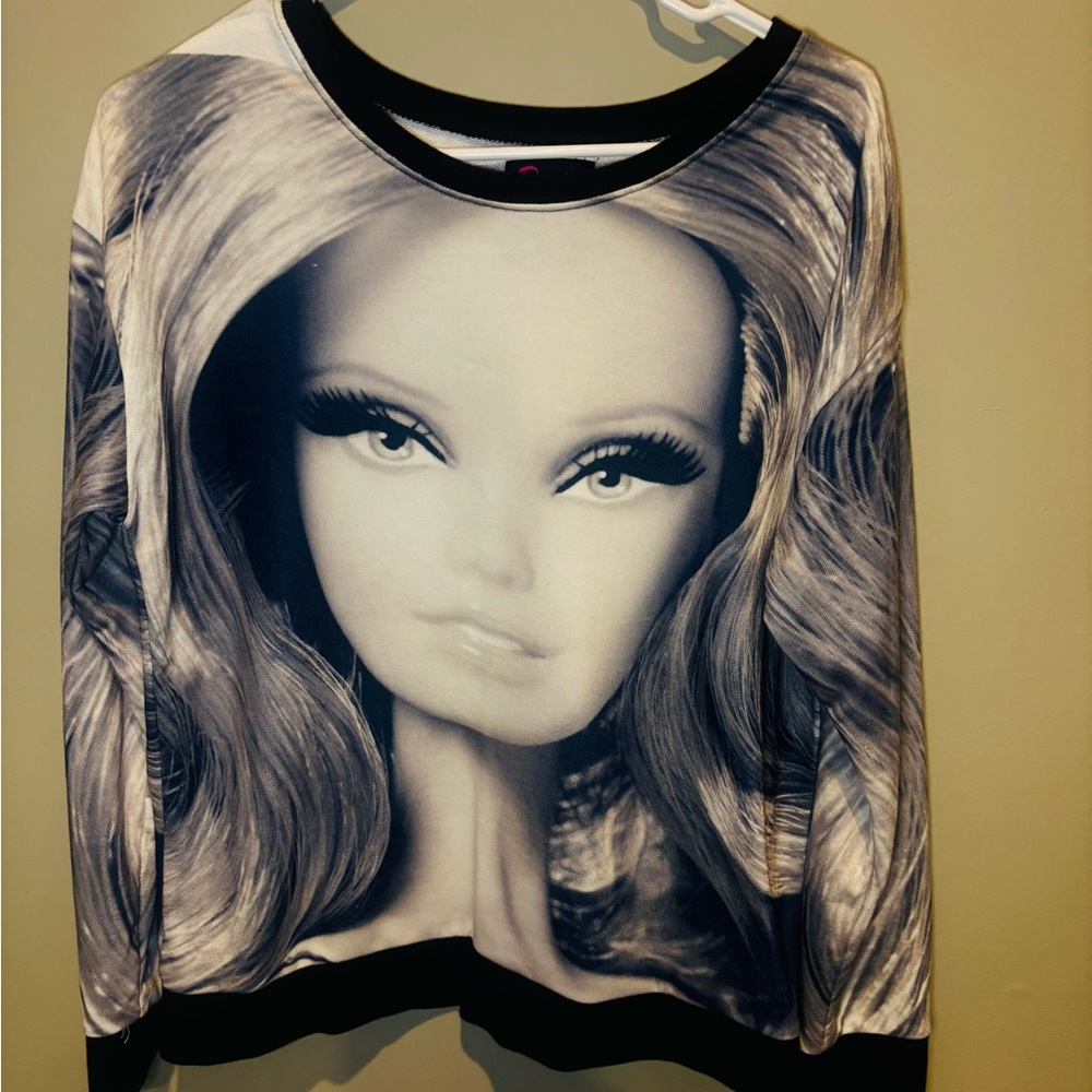 Forever 21 Black and White Graphic Sweatshirt